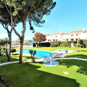 https://los-cisnes-apartments-50m-from-the-beach.1costadelsol.com
